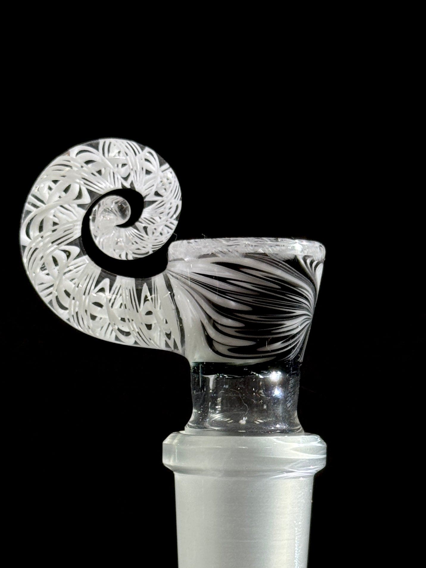 Willstar Glass 18mm Slide - Design #3A Black & White Default Headies Hideout